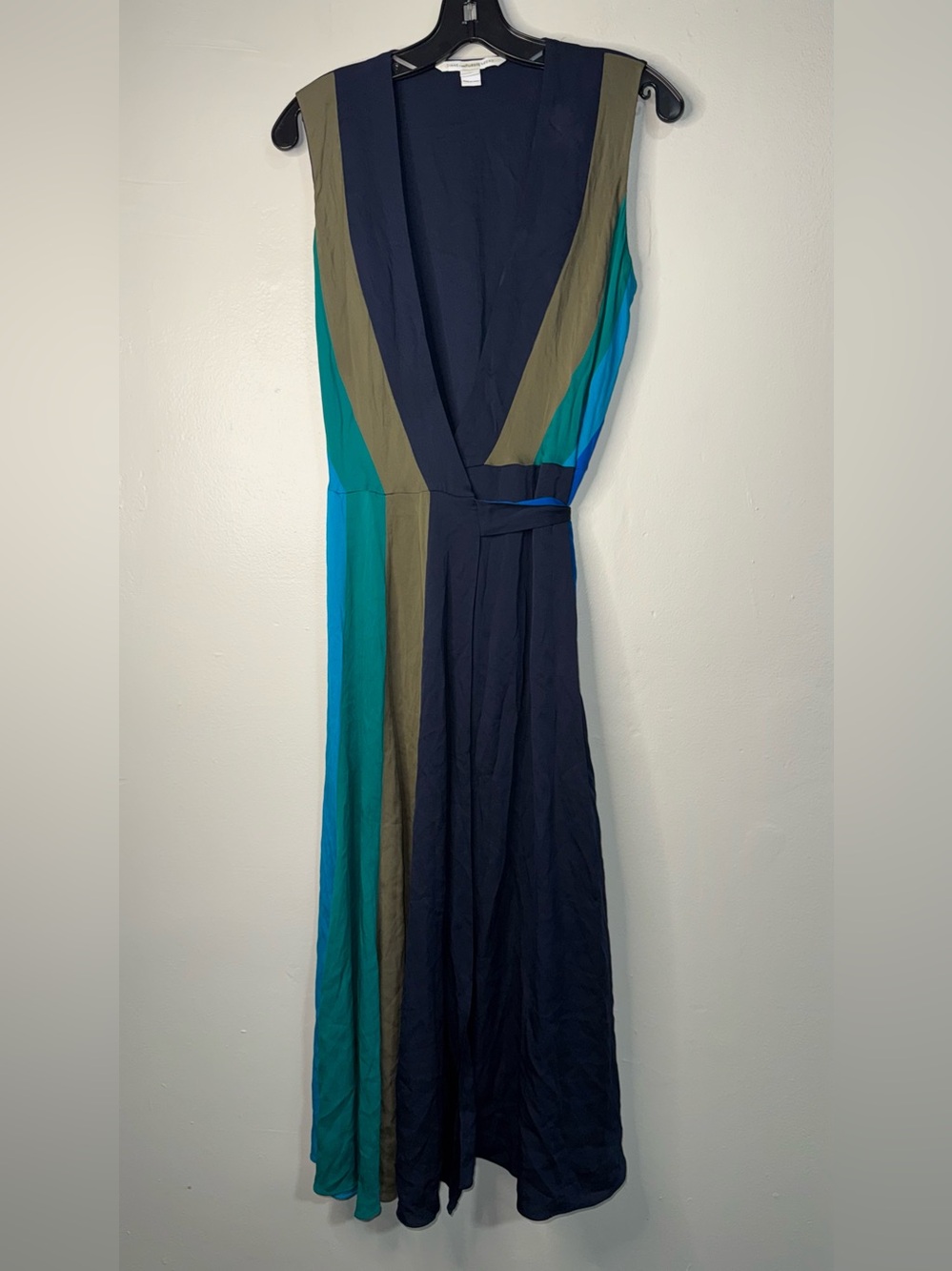 Diane Von Furstenberg Penelope Silk Sleeveless Wrap Midi Dress - Picture 11 of 16